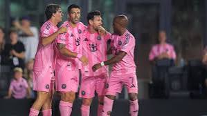 Lionel Messi and his teammates 