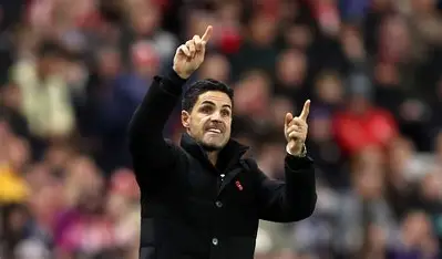 Arsenal Don Near the Premier League Trophy Wey Dem No Touch for 22 Years